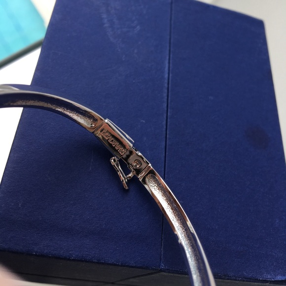 AUTHENTIC SWAROVSKI CRYSTAL BRACELET - Picture 4 of 6